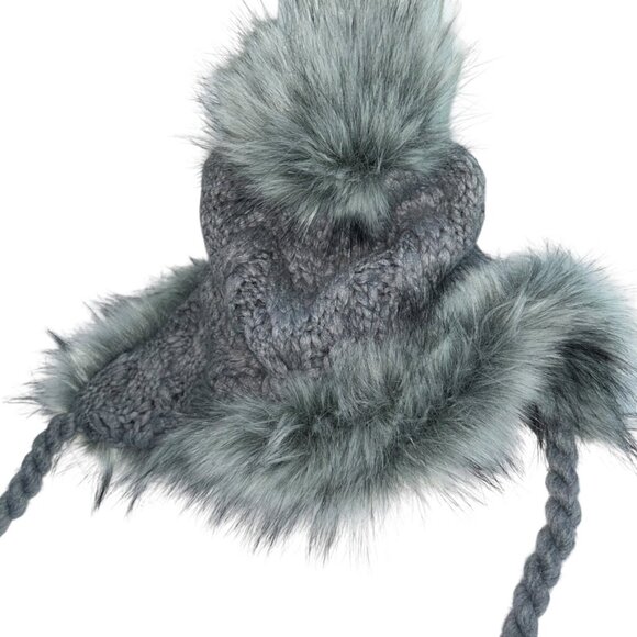 American Eagle outfitters gray AS NEW cable knit sweater faux fur Trapper hat - Picture 4 of 4